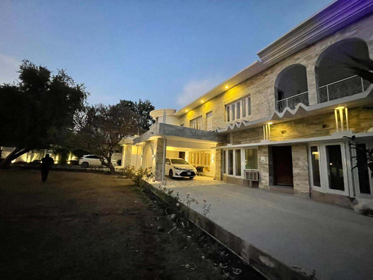 Laca Sa Lodge Opp Canturus Mall Islamabad Exterior photo